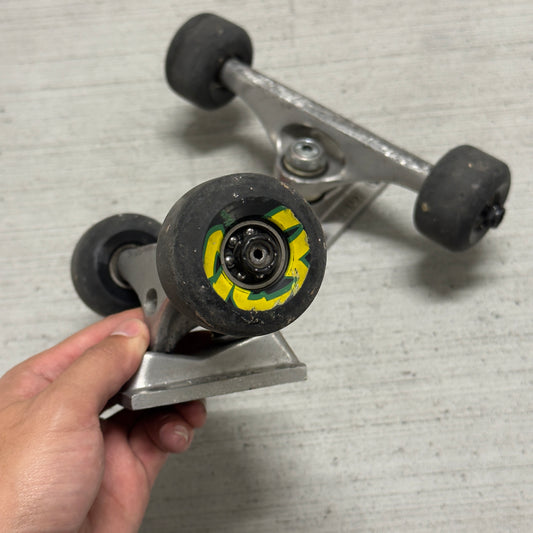 Krux DLK Trucks + Wheels & Bearings Set