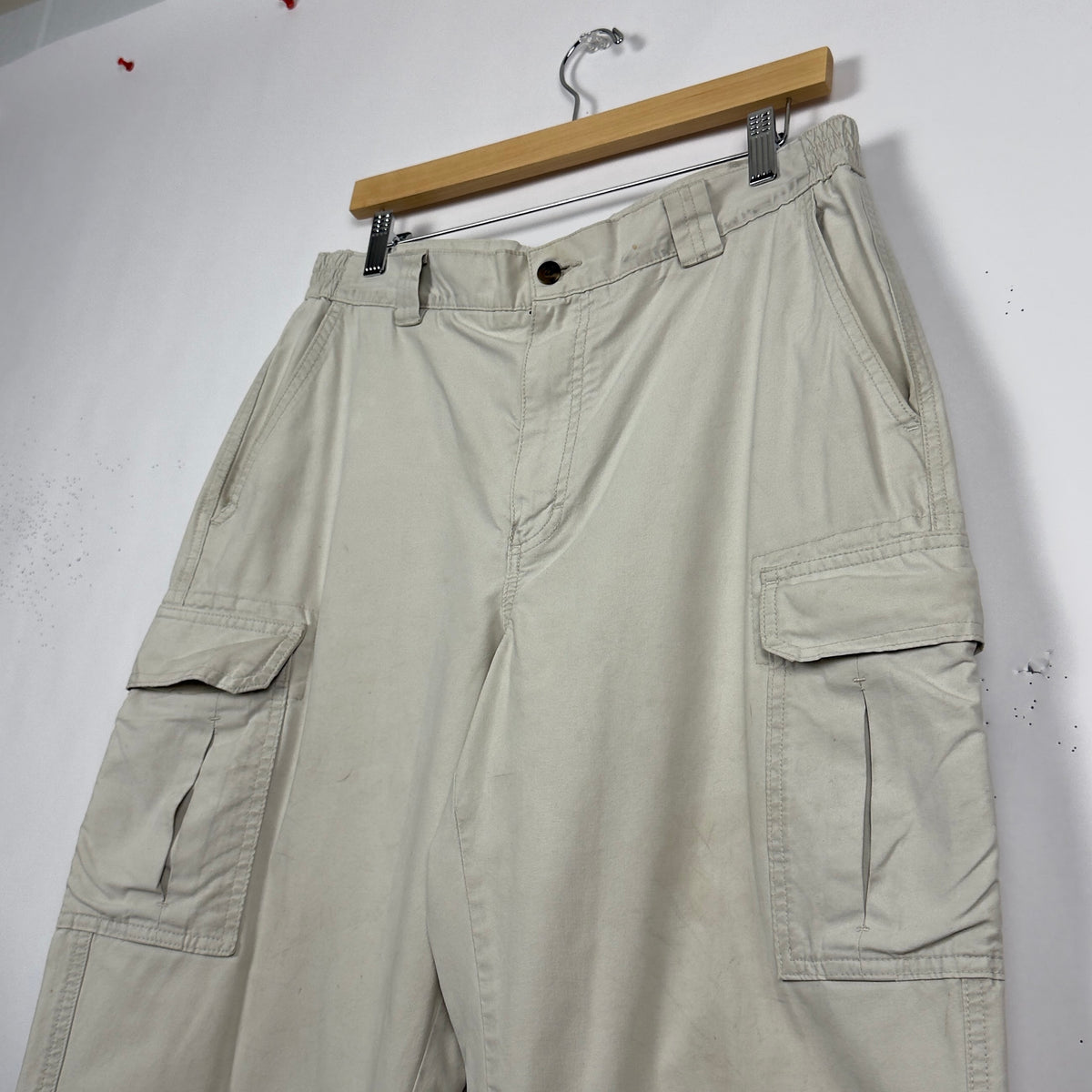 White Baggy Cargo Pants (32x26)