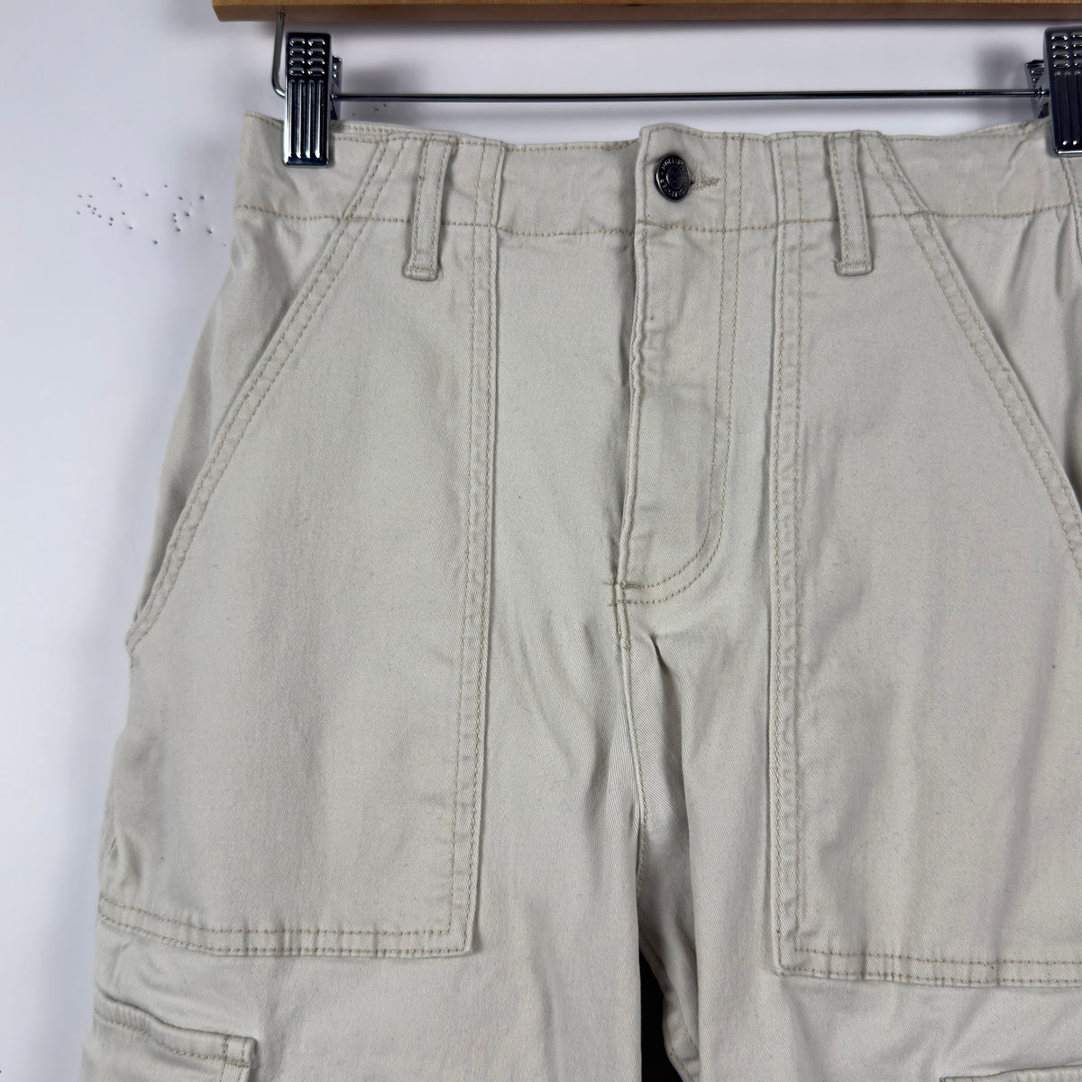 Hollister Cropped Cargo Pants (26)