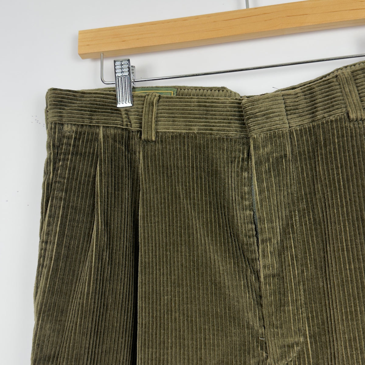 Olive Thick Corduroy Skate Pants (32x30)