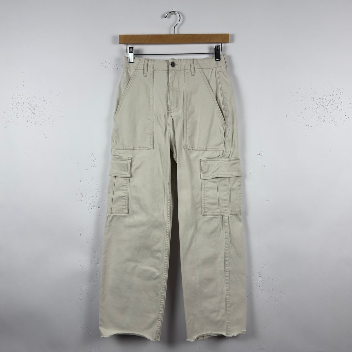 Hollister Cropped Cargo Pants (26)