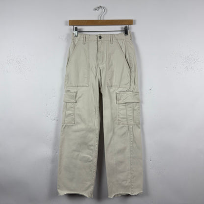 Hollister Cropped Cargo Pants (26)