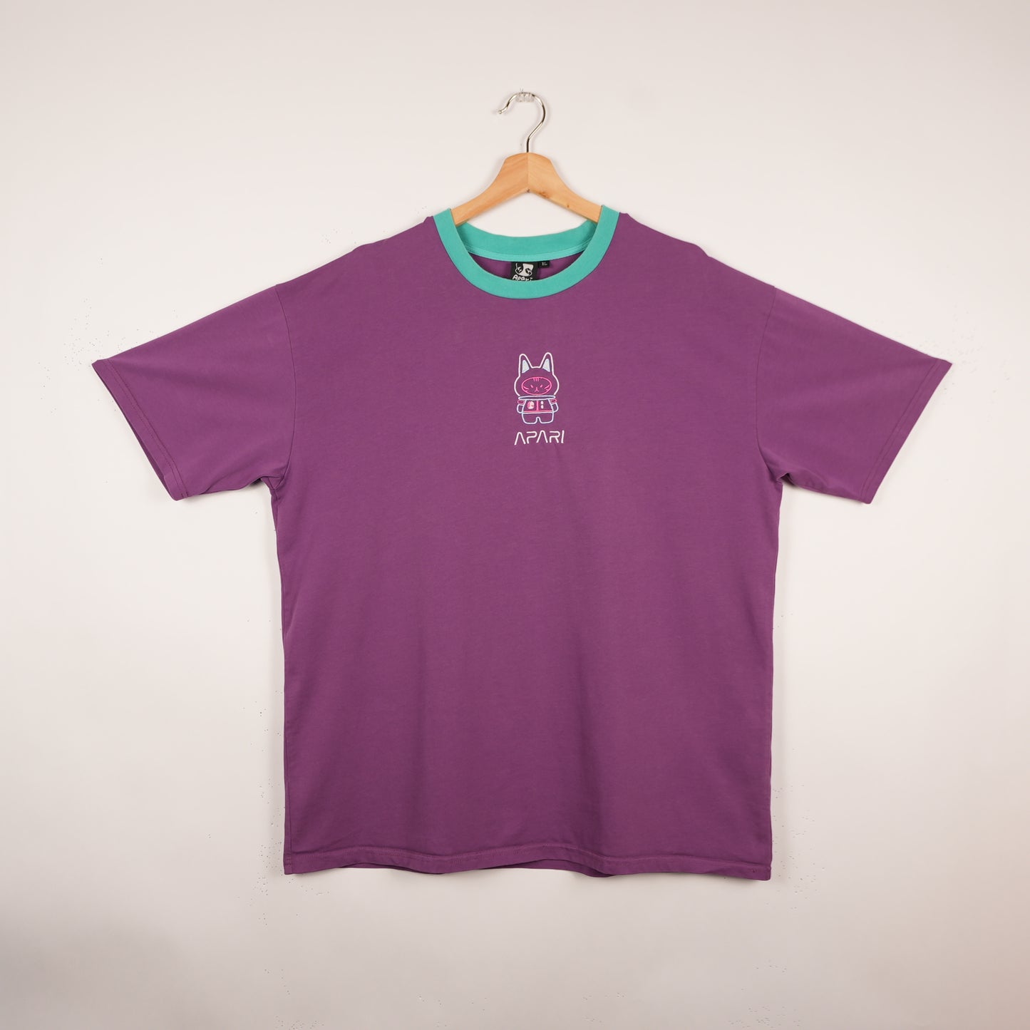 Apari Art Astro Kitty Tee (XL)
