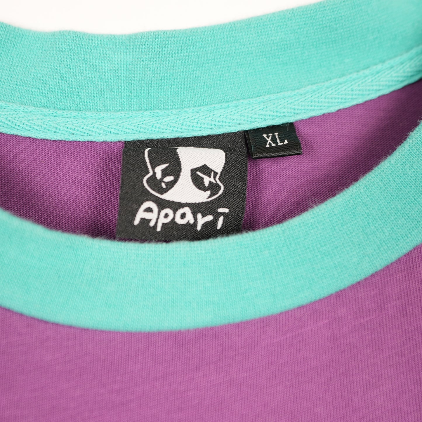 Apari Art Astro Kitty Tee (XL)