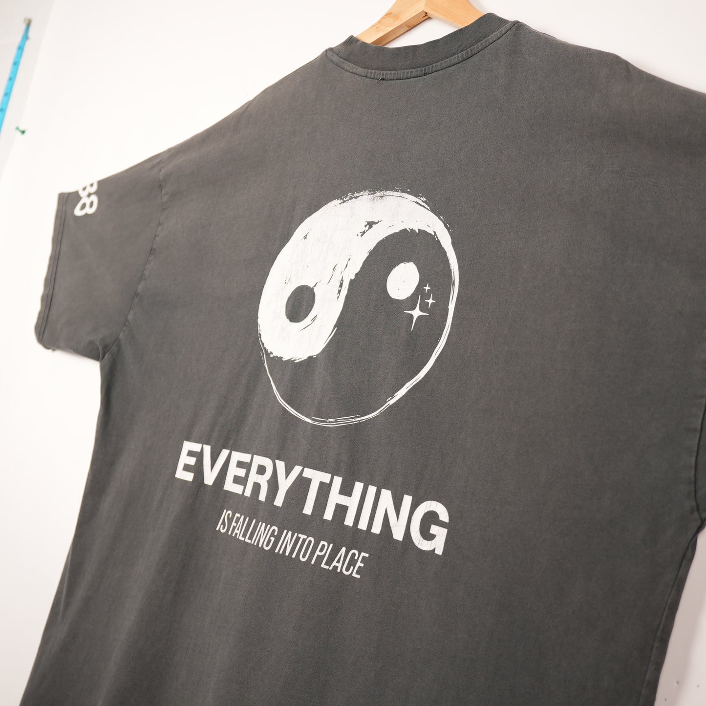 Everything Is Falling Into Place” Tee XL