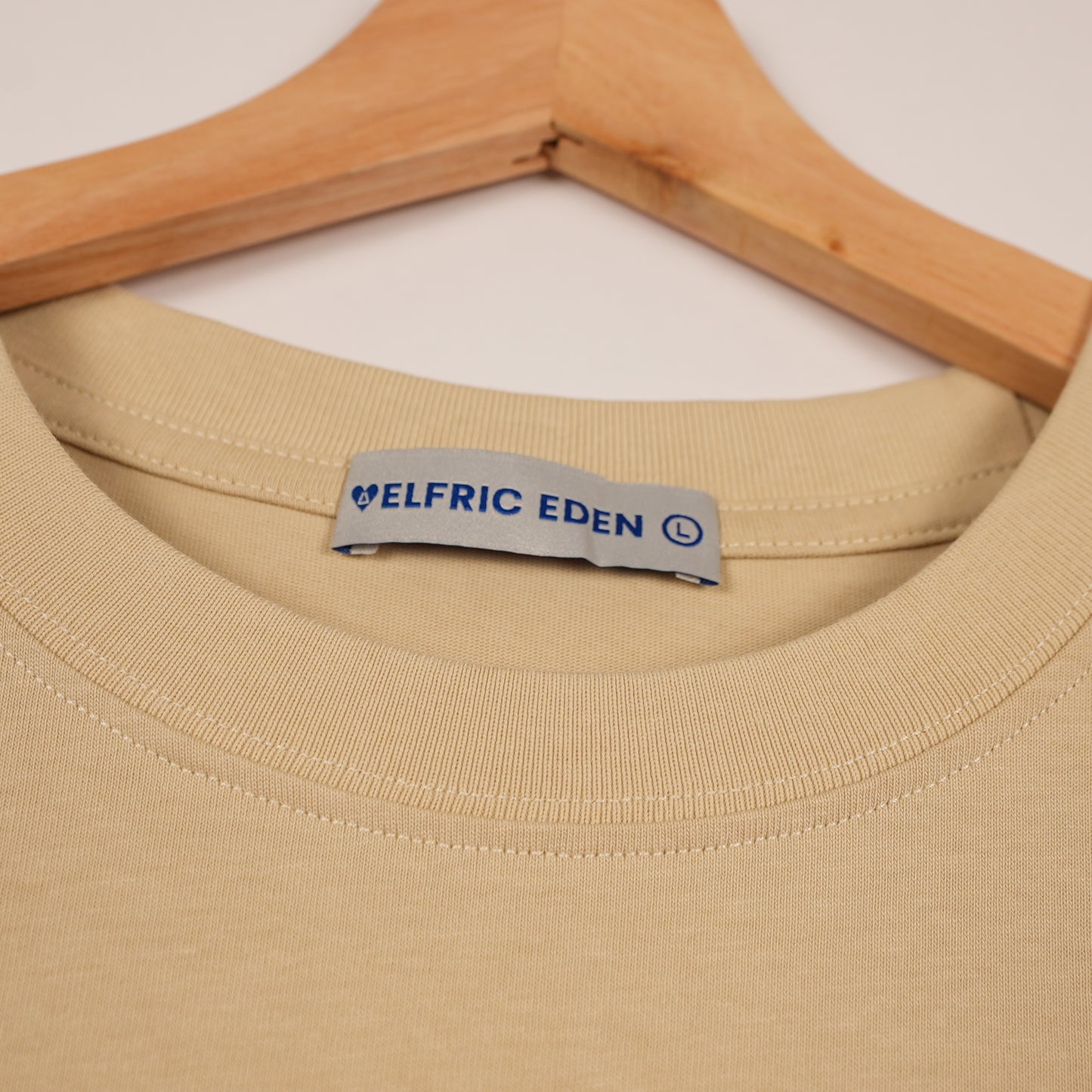 Aelfric Eden “Cats at the Bar” Tee (L)