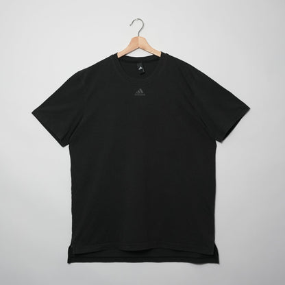 ADIDAS “MINIMAL MOTION” TEE (L)