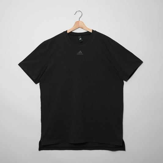 ADIDAS “MINIMAL MOTION” TEE (L)