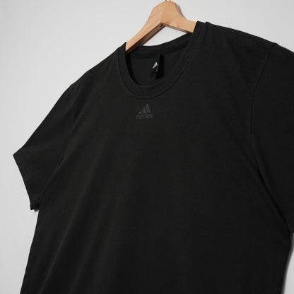 ADIDAS “MINIMAL MOTION” TEE (L)