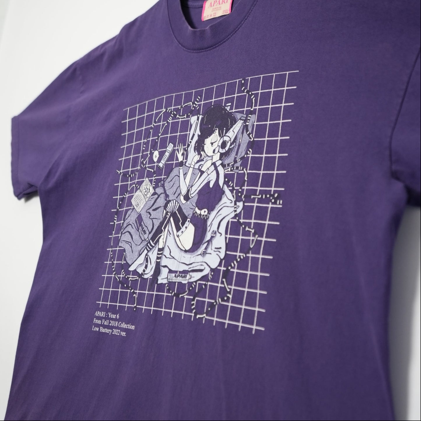 APARI “LOW BATTERY” ART TEE (XL)