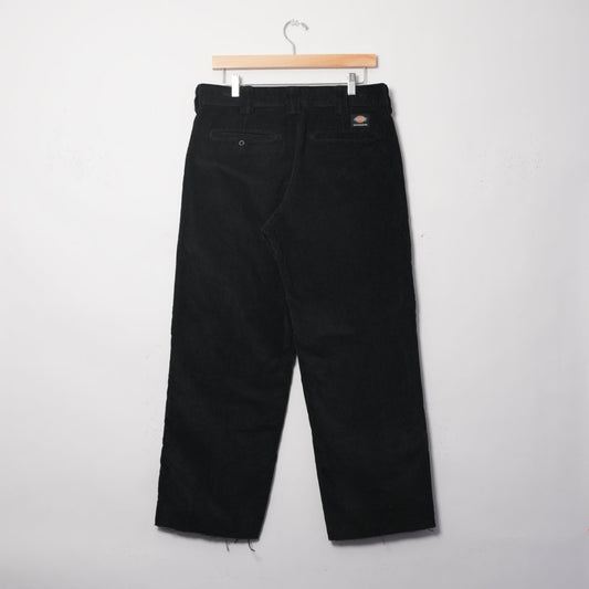 DICKIES BLACK CORDUROY (32x28) FRANKY VILLANI