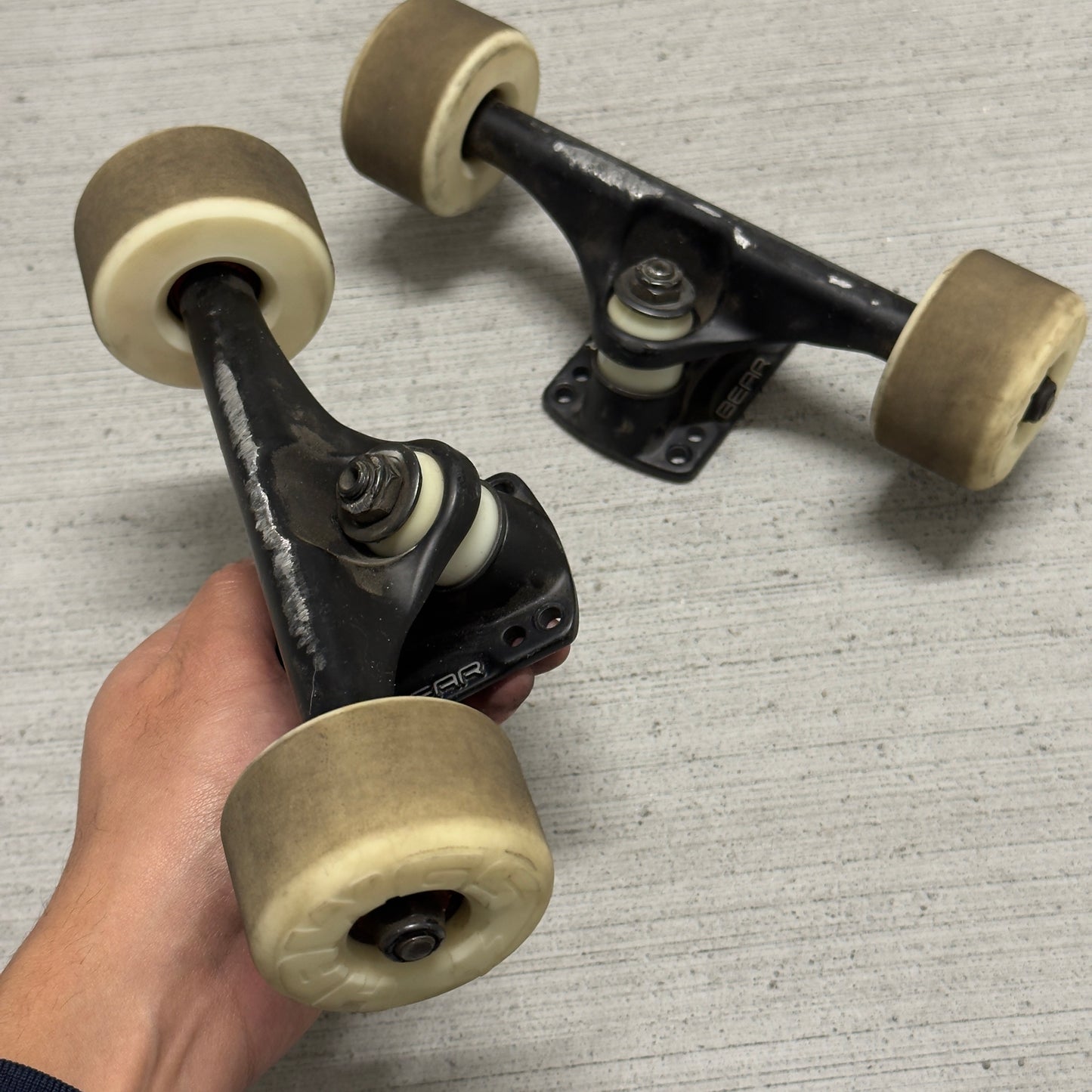 Landyachtz BEAR Trucks & HAWG Wheels Set