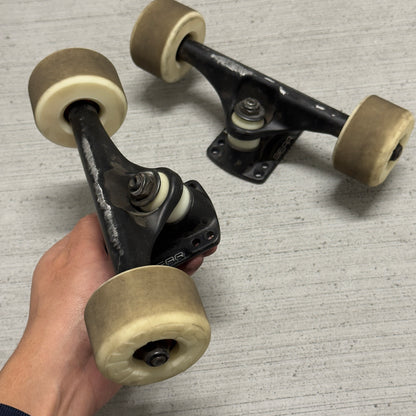 Landyachtz BEAR Trucks & HAWG Wheels Set